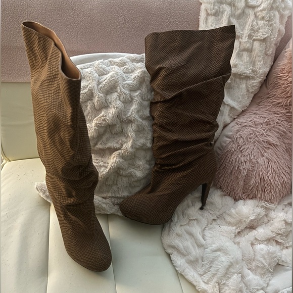 Colin Stuart Faux Leather Animal Print Platform Heeled Boots Size 11B - Picture 13 of 16